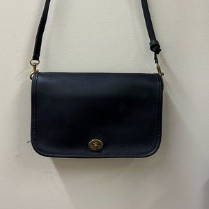 Vintage COACH City crossbody leather bag